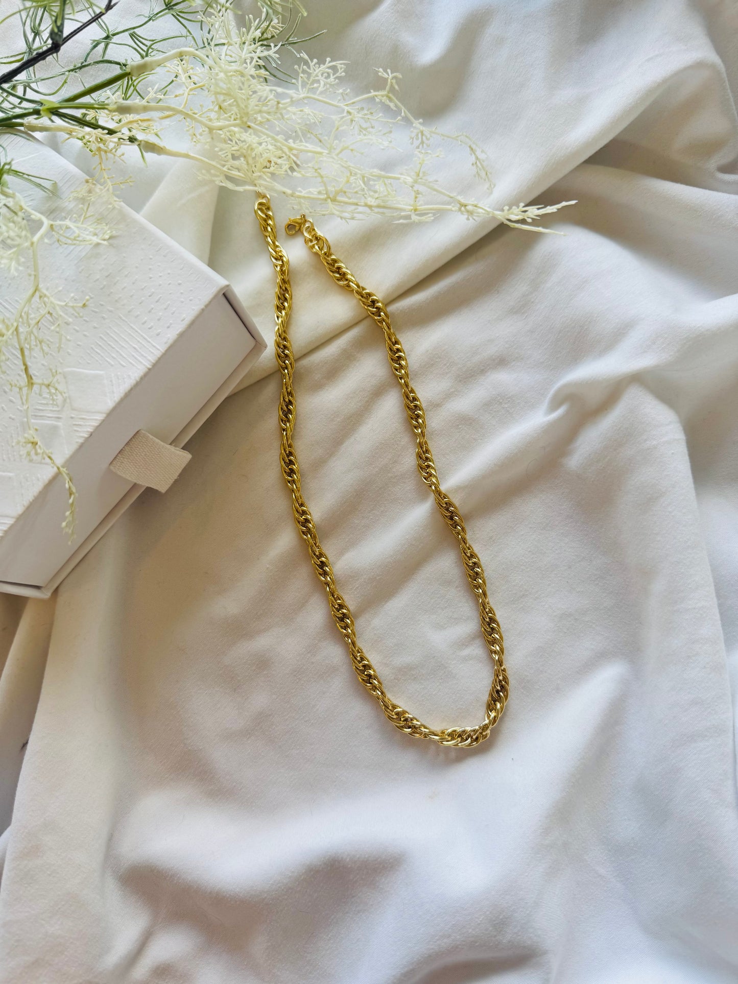 Capri Chain